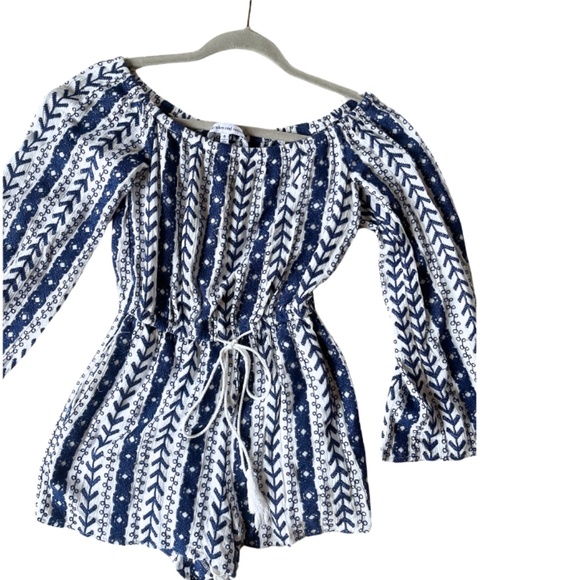Womens NWT Cupcakes & Cashmere Romper Size Small - Picture 1 of 3